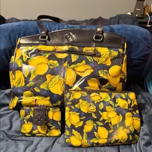 Patricia Nash Yellow Lemon Print Shoulder Bag Set with Deep navy trim